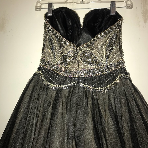 BLACK AND SILVER ENVIOUS COUTURE PROM DRESS SIZE 2 - Picture 5 of 5